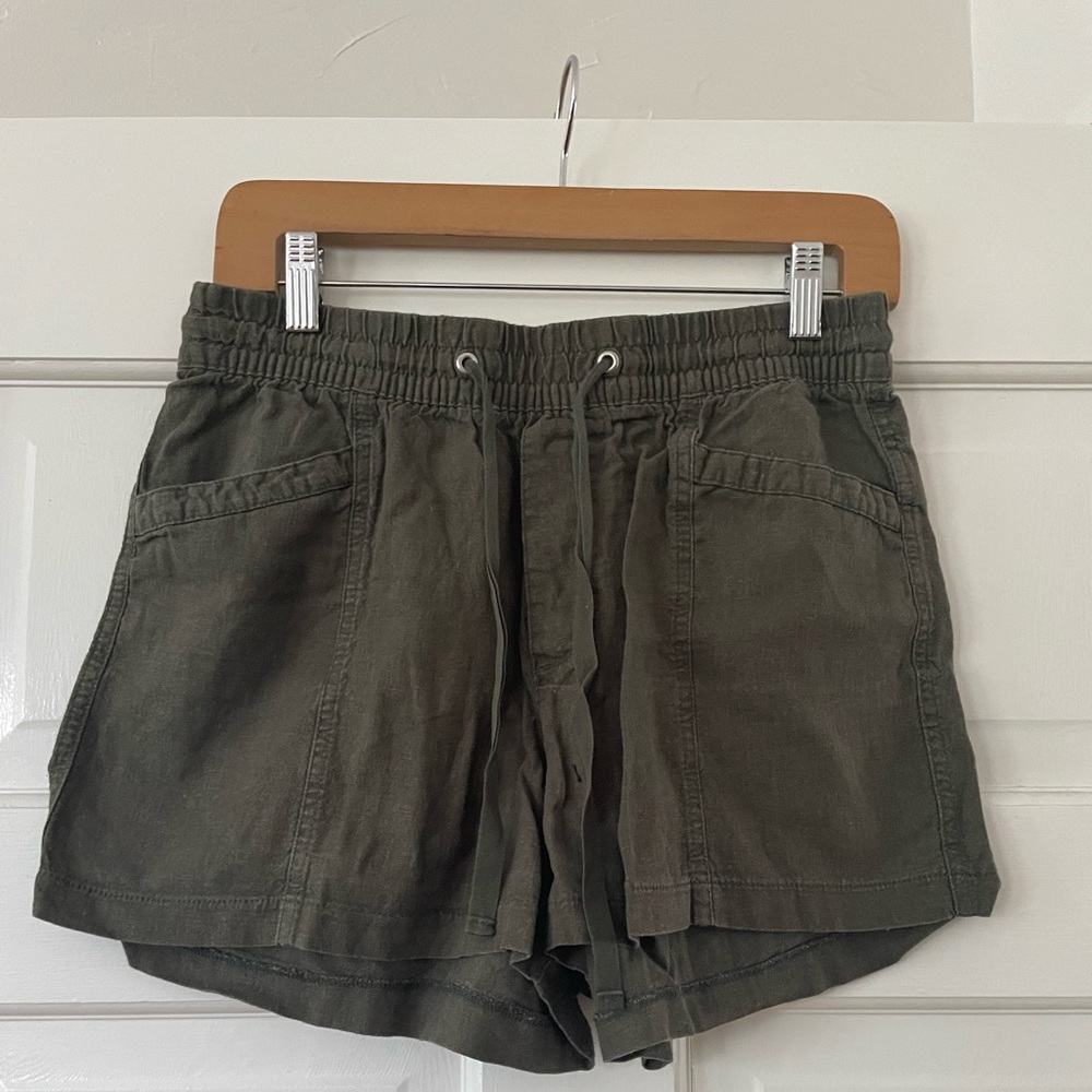 GAP Linen Green Shorts